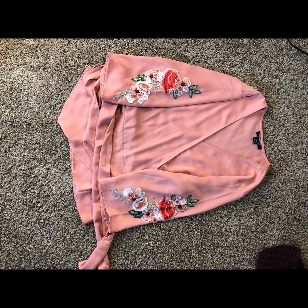 Cute pink top with rose detail